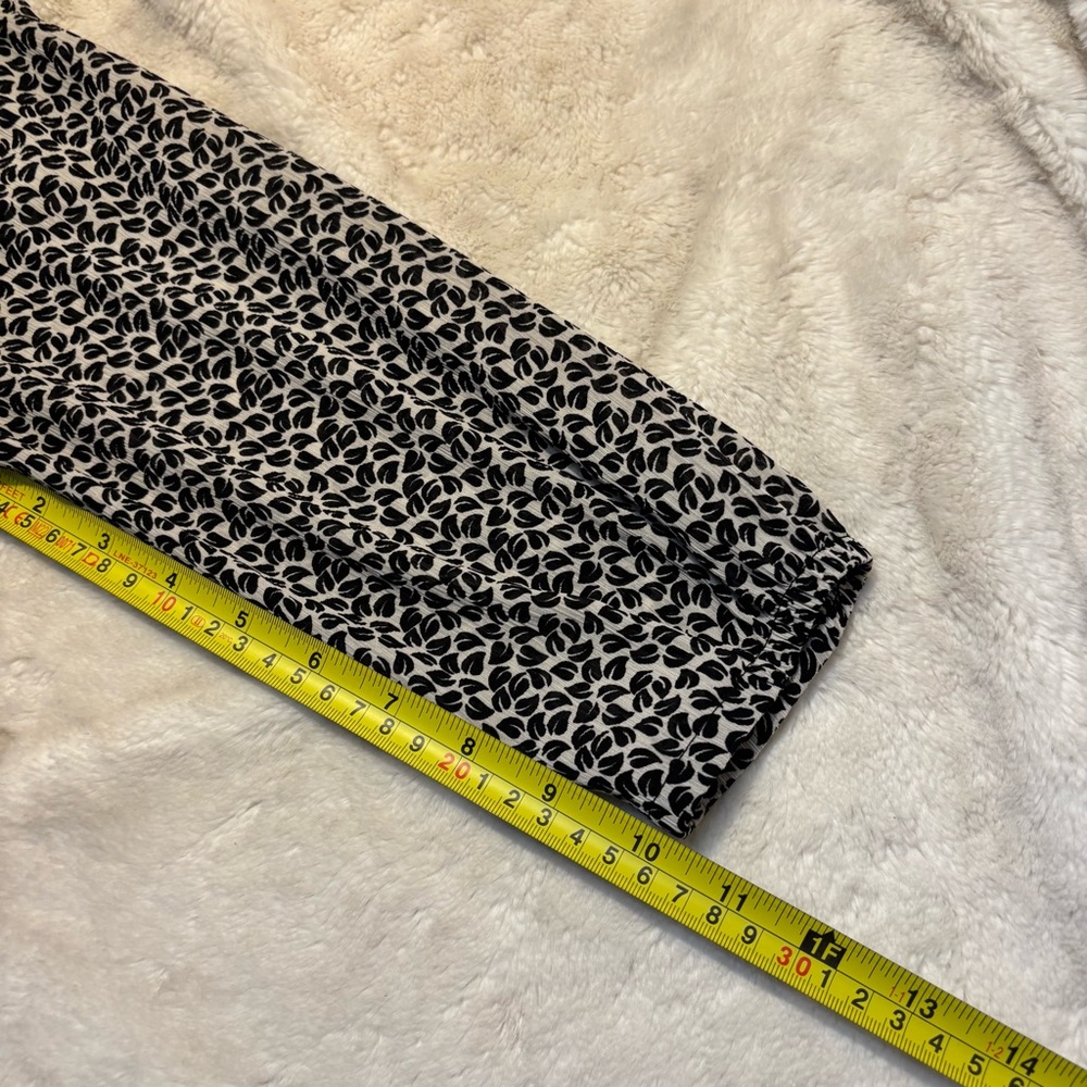 🇺🇸 LOFT Blouse XXSP Peasant Top White Black Leaf Print Keyhole Ties Buttons - Picture 13 of 13